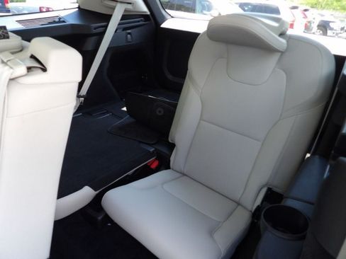 Certified 2025 Volvo XC90 T8 Plus AWD/4WD image 26