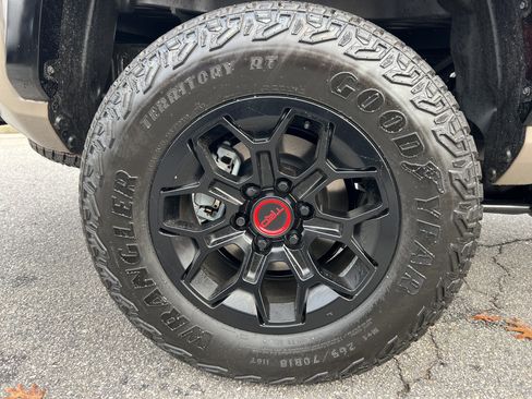 Certified 2025 Toyota Tacoma TRD Pro image 32