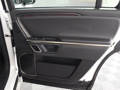 Used 2023 Rivian R1S Adventure image 21