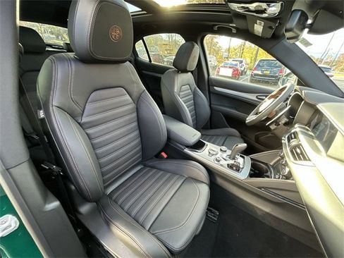 New 2025 Alfa Romeo Stelvio Sprint image 11