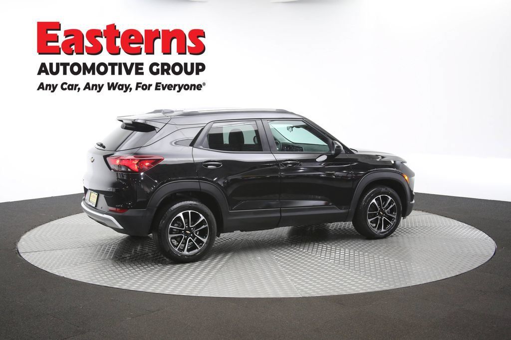 Used 2026 Chevrolet TrailBlazer LT w/ LT Cold Weather Package AWD/4WD image 42