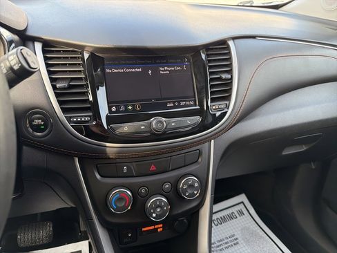 Used 2021 Chevrolet Trax LT w/ Driver Confidence Package image 19