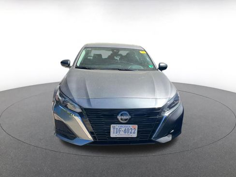 Used 2025 Nissan Altima 2.5 SV FWD image 8