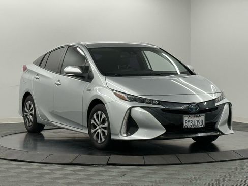 Used 2022 Toyota Prius Prime XLE image 4