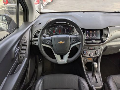 Certified 2021 Chevrolet Trax LT w/ Driver Confidence Package image 18