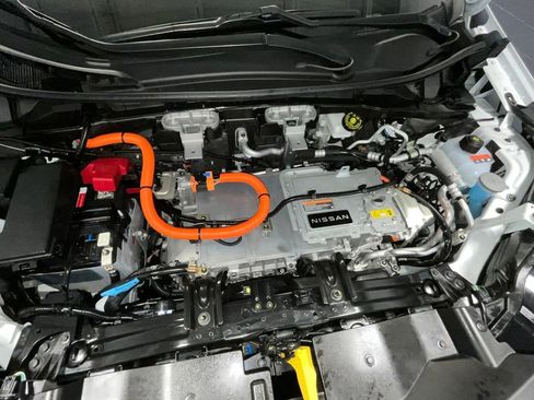 Used 2025 Nissan Ariya Platinum image 26