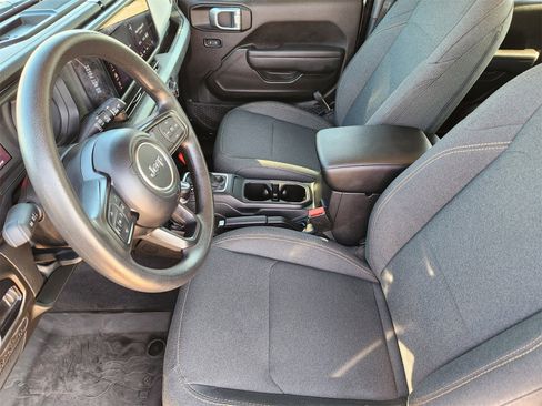 Used 2025 Jeep Wrangler Sport image 11