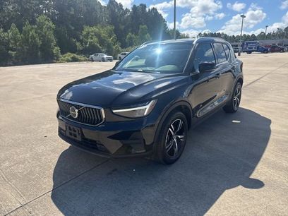 Used 2025 Volvo XC40 B5 Core