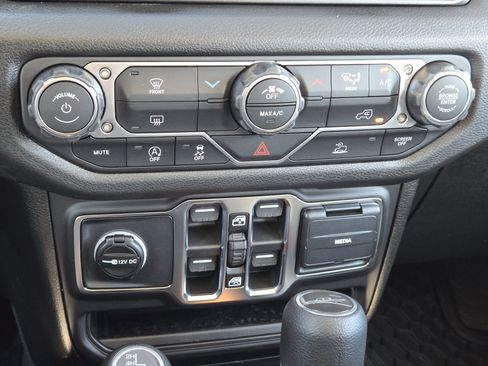 New 2026 Jeep Gladiator Sport AWD/4WD image 15