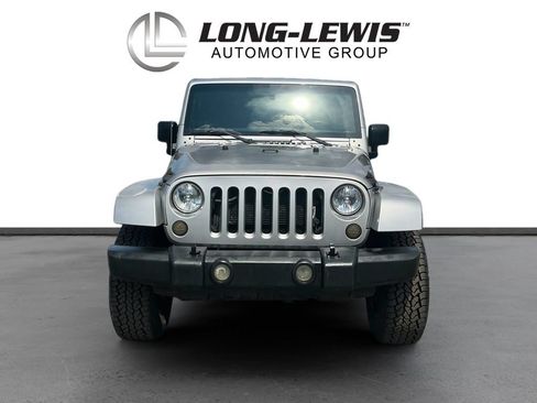 Used 2015 Jeep Wrangler Unlimited Sport w/ Connectivity Group AWD/4WD image 11