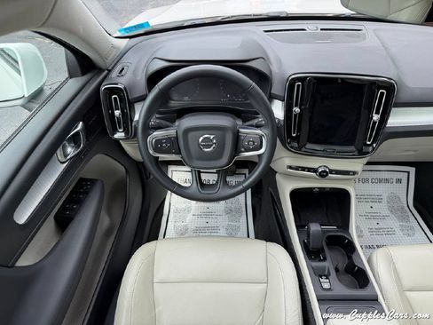Used 2022 Volvo XC40 T5 Momentum w/ Premium Package AWD/4WD image 20