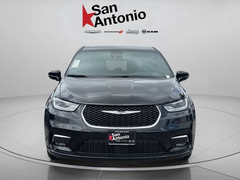 New 2026 Chrysler Pacifica Select FWD image 8