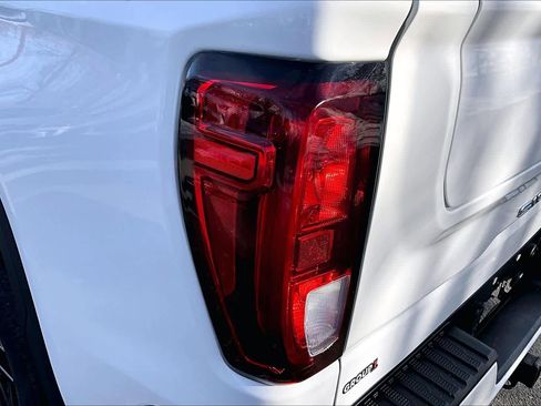 Used 2022 GMC Sierra 1500 Elevation image 26