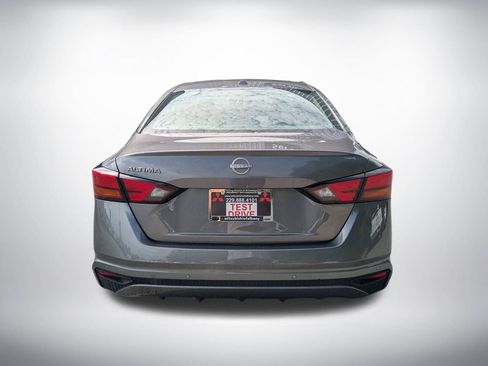 Used 2025 Nissan Altima 2.5 SV FWD image 4