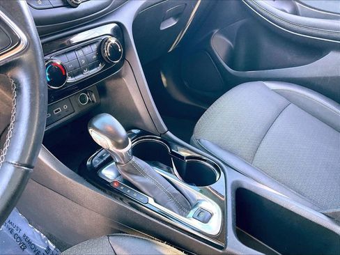 Used 2022 Buick Encore GX Preferred w/ Cold Weather Comfort Package image 19