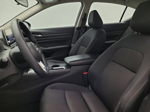 Used 2025 Nissan Altima 2.5 SV FWD image 17