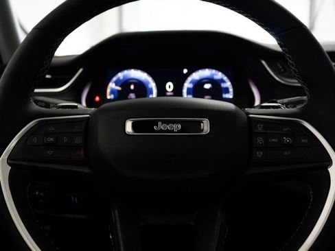 Certified 2023 Jeep Grand Cherokee L Limited w/ Black Appearance Package image 14