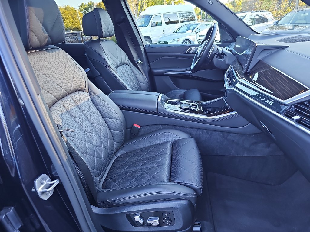 Used 2024 BMW X5 xDrive40i w/ M Sport Package AWD/4WD image 11