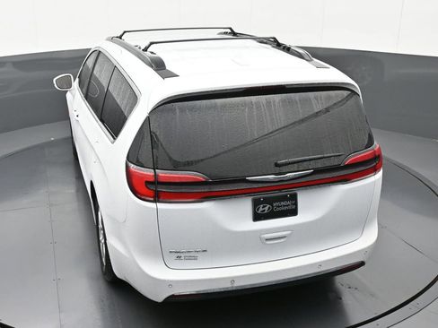 Used 2022 Chrysler Pacifica Touring-L image 30