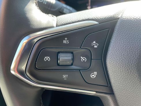 Used 2025 Chevrolet Trax LT w/ LT Convenience Package FWD image 20