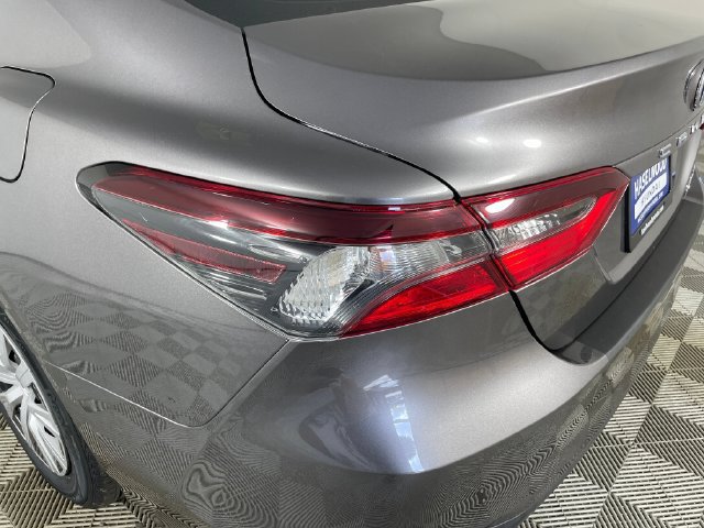 Used 2021 Toyota Camry LE FWD image 19