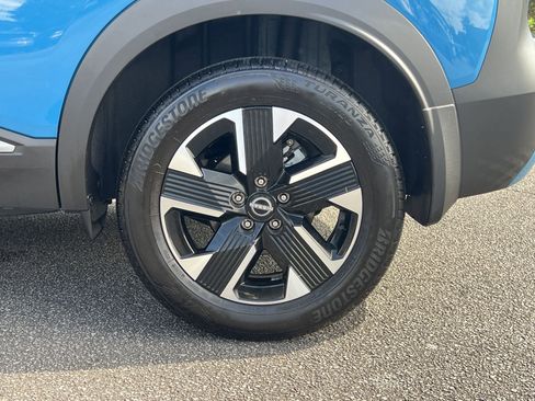 Certified 2025 Nissan Kicks SR FWD image 31