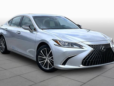 Used 2025 Lexus ES 300h w/ Premium Package image 3