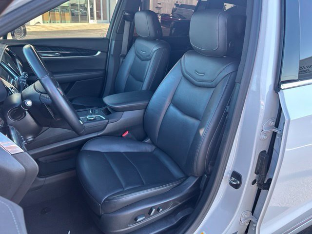 Used 2022 Cadillac XT6 Premium Luxury w/ Technology Package FWD image 14