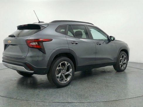 Used 2025 Chevrolet Trax LT image 9