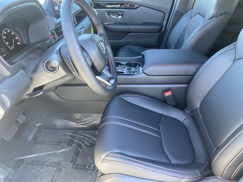 New 2025 Honda Pilot TrailSport image 14