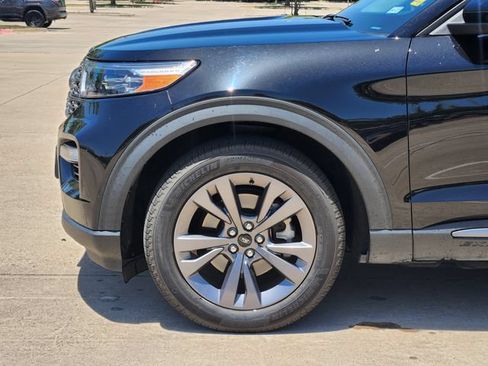 Used 2023 Ford Explorer XLT w/ Equipment Group 202A RWD image 8