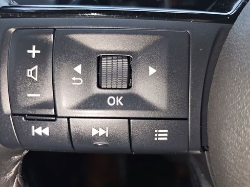 Used 2023 Nissan Pathfinder SL w/ Lighting Package (N92) FWD image 21