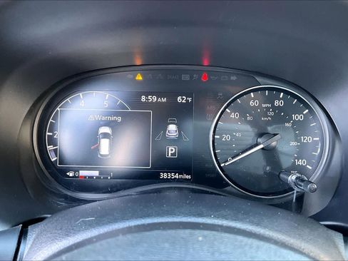 Used 2024 Nissan Kicks SR w/ SR Premium Package FWD image 23