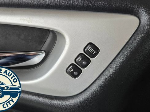 Used 2019 Nissan Pathfinder SL AWD/4WD image 26