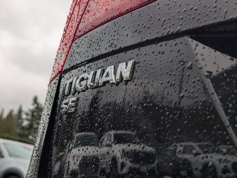 Used 2020 Volkswagen Tiguan SE w/ Panoramic Sunroof Package image 32