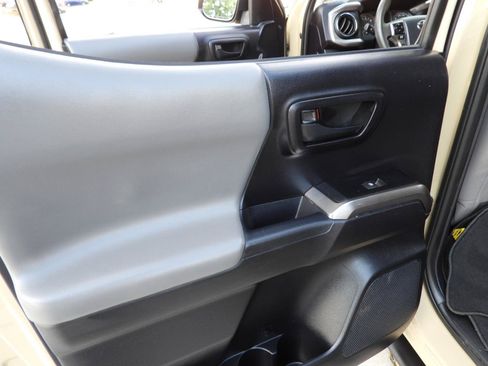 Used 2020 Toyota Tacoma SR5 w/ Technology Package AWD/4WD image 48