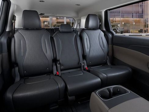 New 2026 Kia Carnival LXS FWD image 16