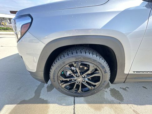 Used 2021 GMC Terrain SLE w/ Driver Convenience Package AWD/4WD image 31