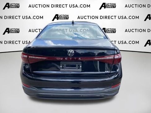 Used 2025 Volkswagen Jetta SE FWD image 11