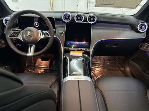 Used 2026 Mercedes-Benz GLC 300 image 21