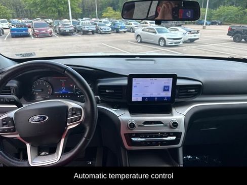 Used 2021 Ford Explorer XLT RWD image 10