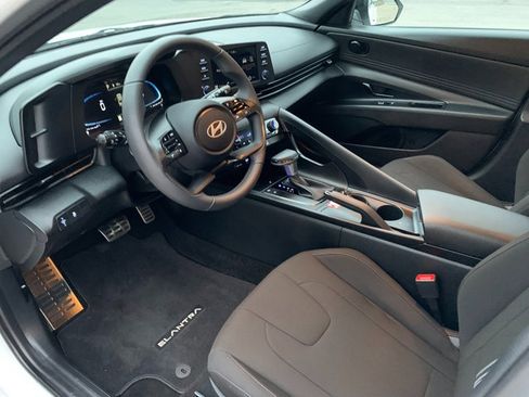 Used 2025 Hyundai Elantra Sport image 22