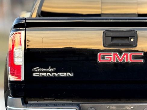 Used 2016 GMC Canyon SLT w/ Driver Alert Package image 13