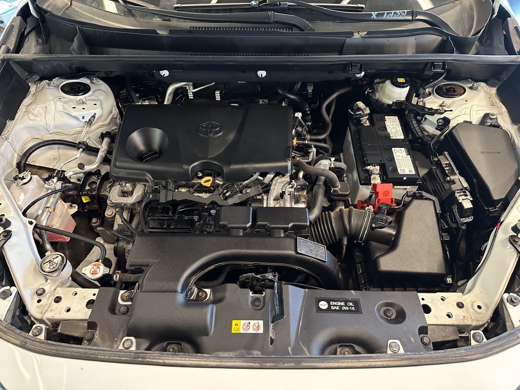 Used 2021 Toyota RAV4 LE AWD/4WD image 23