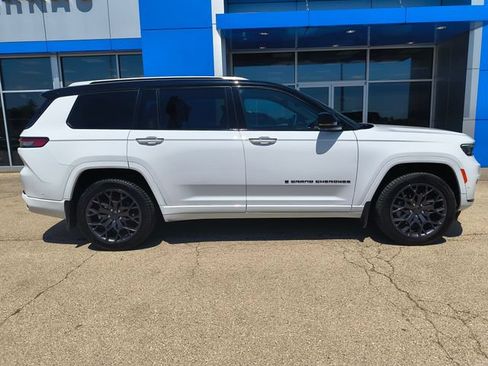 Used 2023 Jeep Grand Cherokee L Summit AWD/4WD image 3