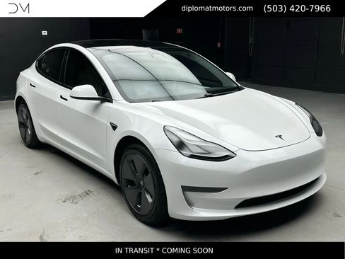 Used 2021 Tesla Model 3 Standard Range Plus image 9