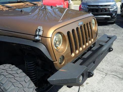 Used 2011 Jeep Wrangler Unlimited 70th Anniversary w/ Dual Top Group image 12