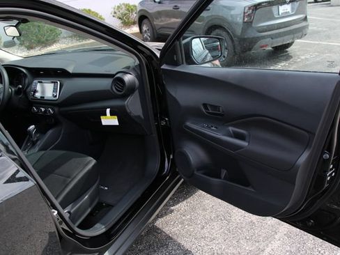 Certified 2025 Nissan Kicks Play S FWD image 30
