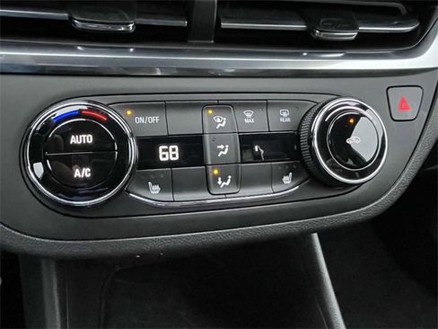 Used 2024 Buick Envista Preferred w/ Convenience I Package image 18