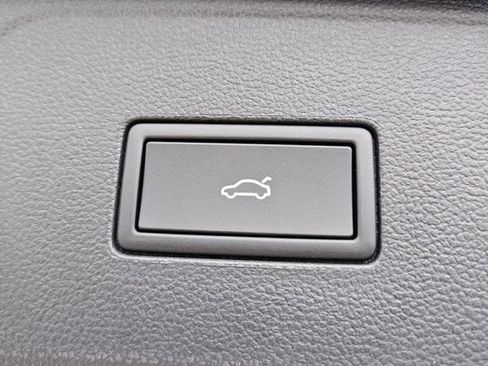 New 2026 Volkswagen Atlas SE image 14